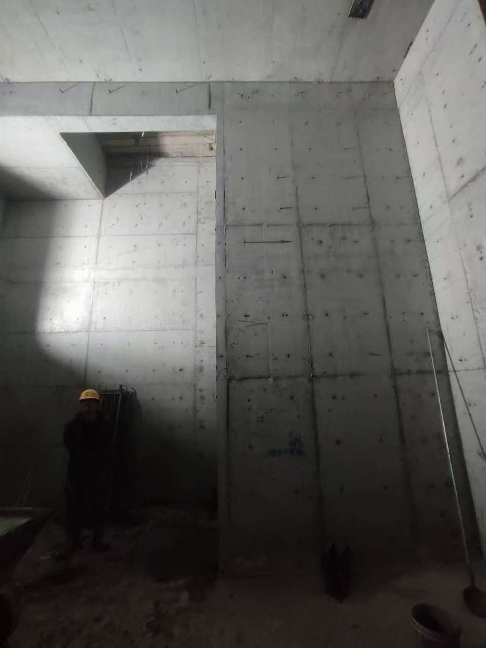 黔东南墙上开槽钢筋断了有影响吗